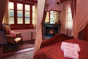 25-inch plasma TV with satellite channels, TV, DVD player - Archontiko Metsovou Boutique Hotel (Metsovo)