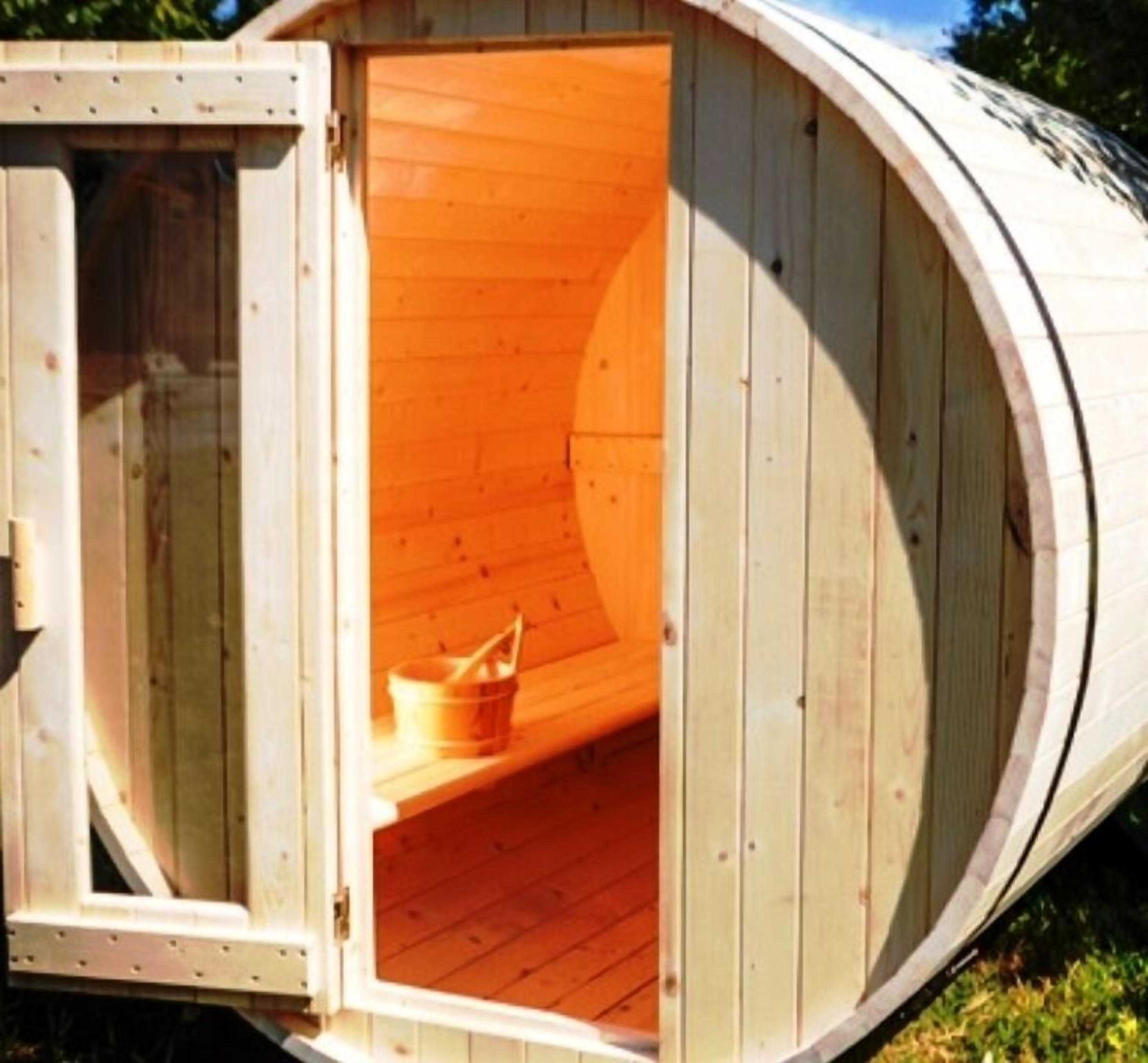 family room, fireplace (spa bath) | premium bedding, down duvets, select comfort beds, minibar