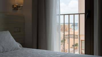 In-room safe, desk, laptop workspace, soundproofing