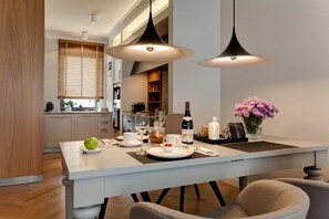 Executive Apartment, Balcony | In-room dining - Jovi Apartments (Sopot)