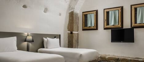 Down comforters, minibar, in-room safe, individually furnished