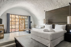 Down comforters, minibar, in-room safe, desk