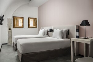 Down comforters, minibar, in-room safe, desk