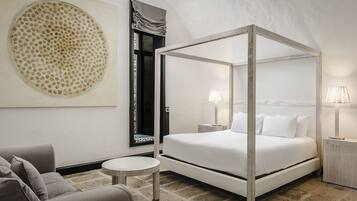 Down comforters, minibar, in-room safe, individually furnished