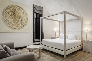 Down duvets, minibar, in-room safe, individually furnished