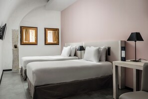 Down duvets, minibar, in-room safe, individually furnished - Hotel Eurostars Fuerte de la Concepción (Aldea del Obispo)