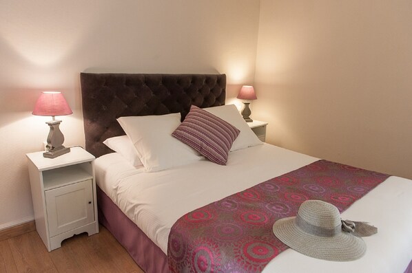 Quarto triplo conforto, 1 cama Queen | Roupas de cama de algodão egípcio, roupas de cama premium