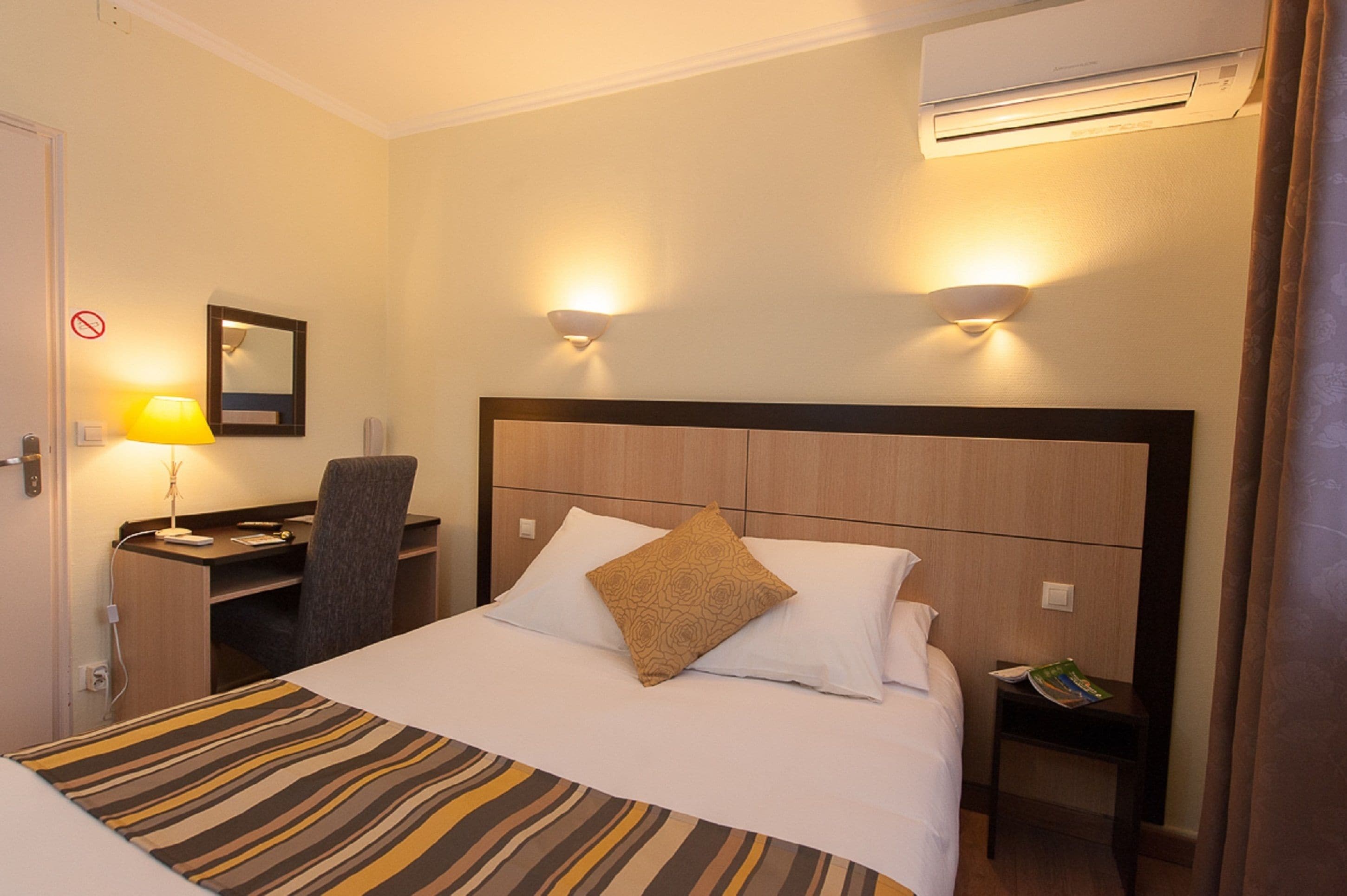 standard double room, 1 queen bed | egyptian cotton sheets, premium bedding, tempur-pedic beds, in-room safe