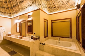 Bathroom - El Secreto (San Pedro)