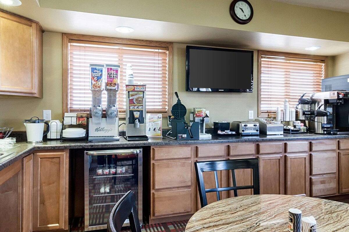 free daily continental breakfast