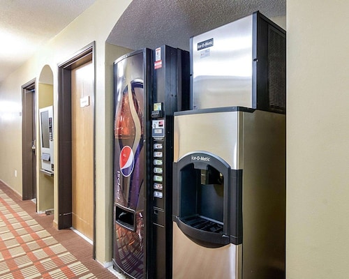 Econo Lodge Jamestown South