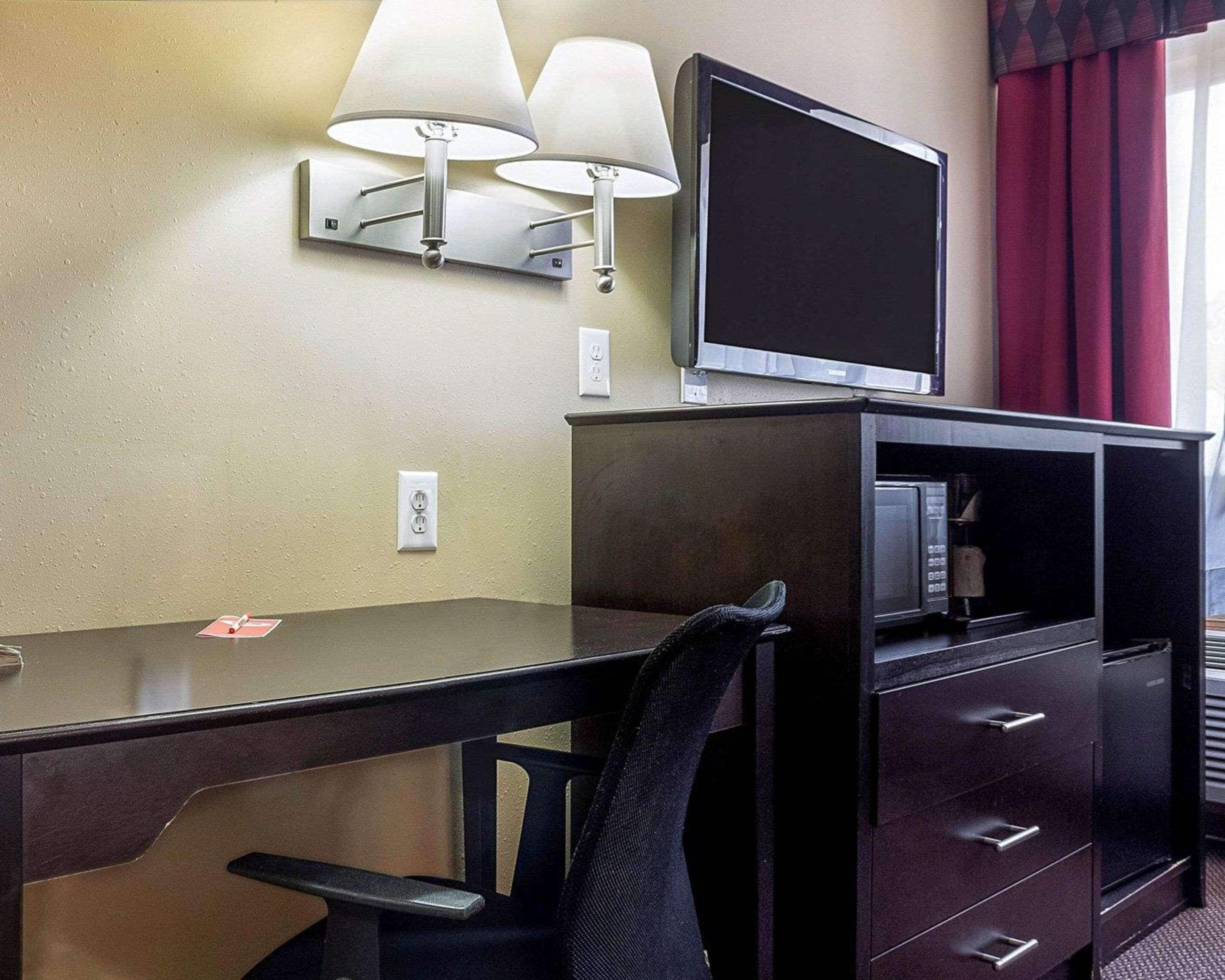 standard room, 2 double beds, non smoking | desk, iron/ironing board, free wifi, bed sheets