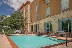 Seasonal outdoor pool - Hampton Inn Austin/Oak Hill (Austin)