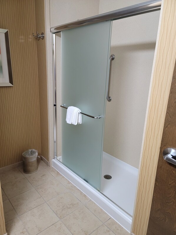 Free toiletries, hair dryer, towels, soap - Hampton Inn Austin/Oak Hill (Austin)