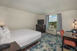 客房, 1 张特大床, 无烟房 | 办公桌、熨斗/熨衣板、免费婴儿床、免费 WiFi