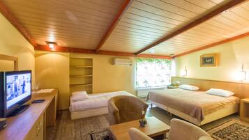 Minibar, in-room safe, desk, soundproofing