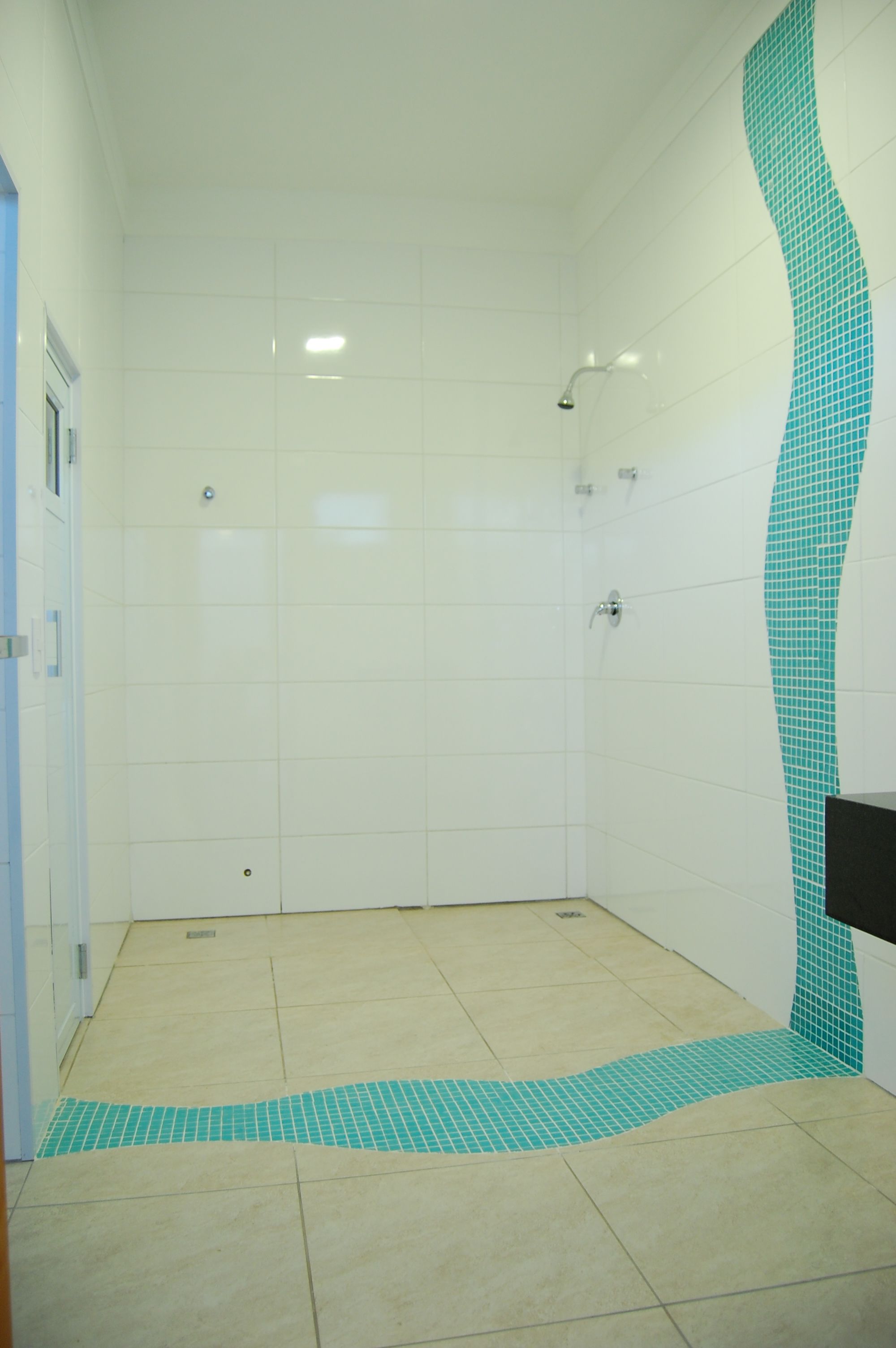 suite | bathroom | shower, free toiletries, hair dryer, towels