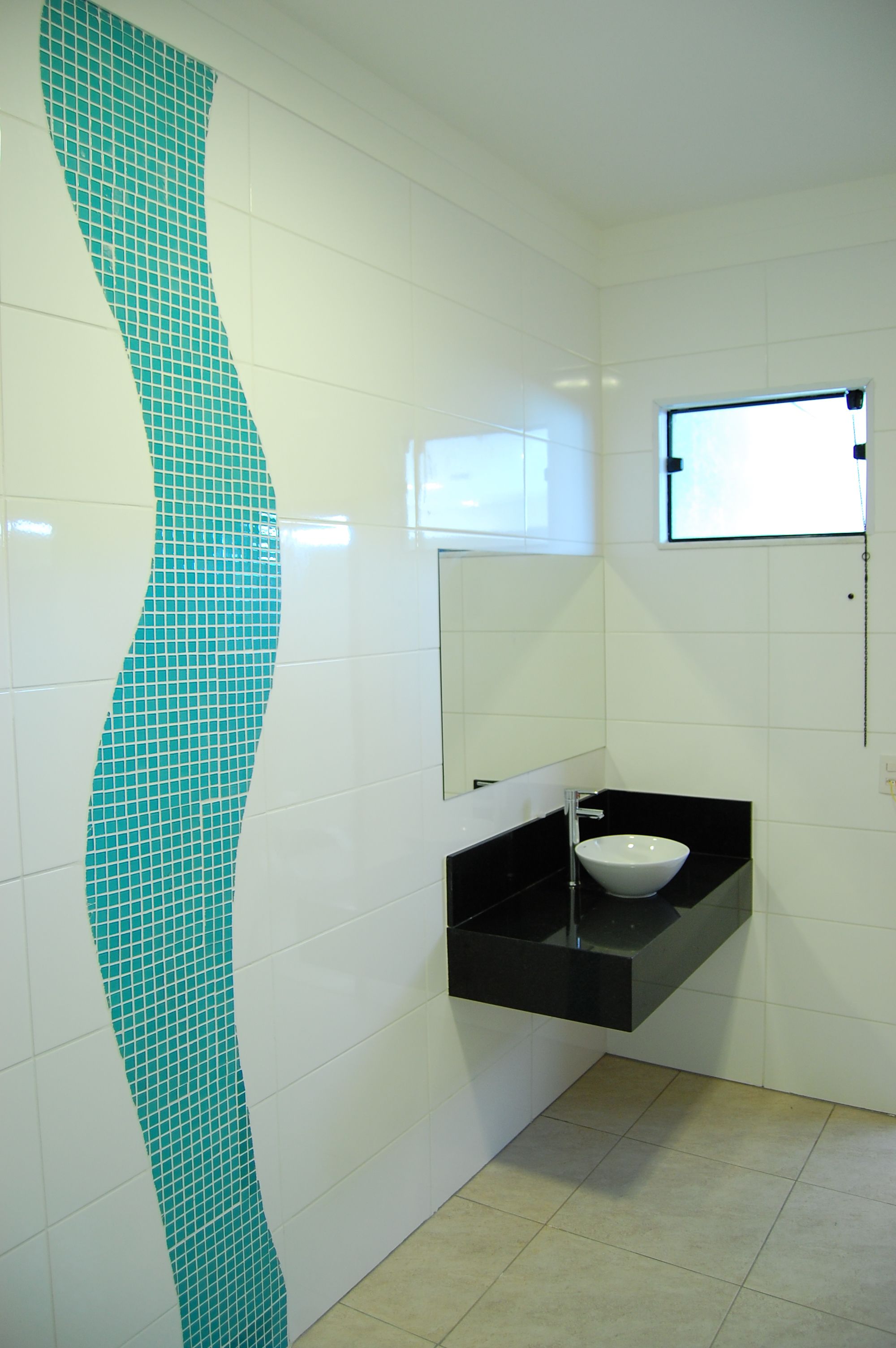 suite | bathroom | shower, free toiletries, hair dryer, towels