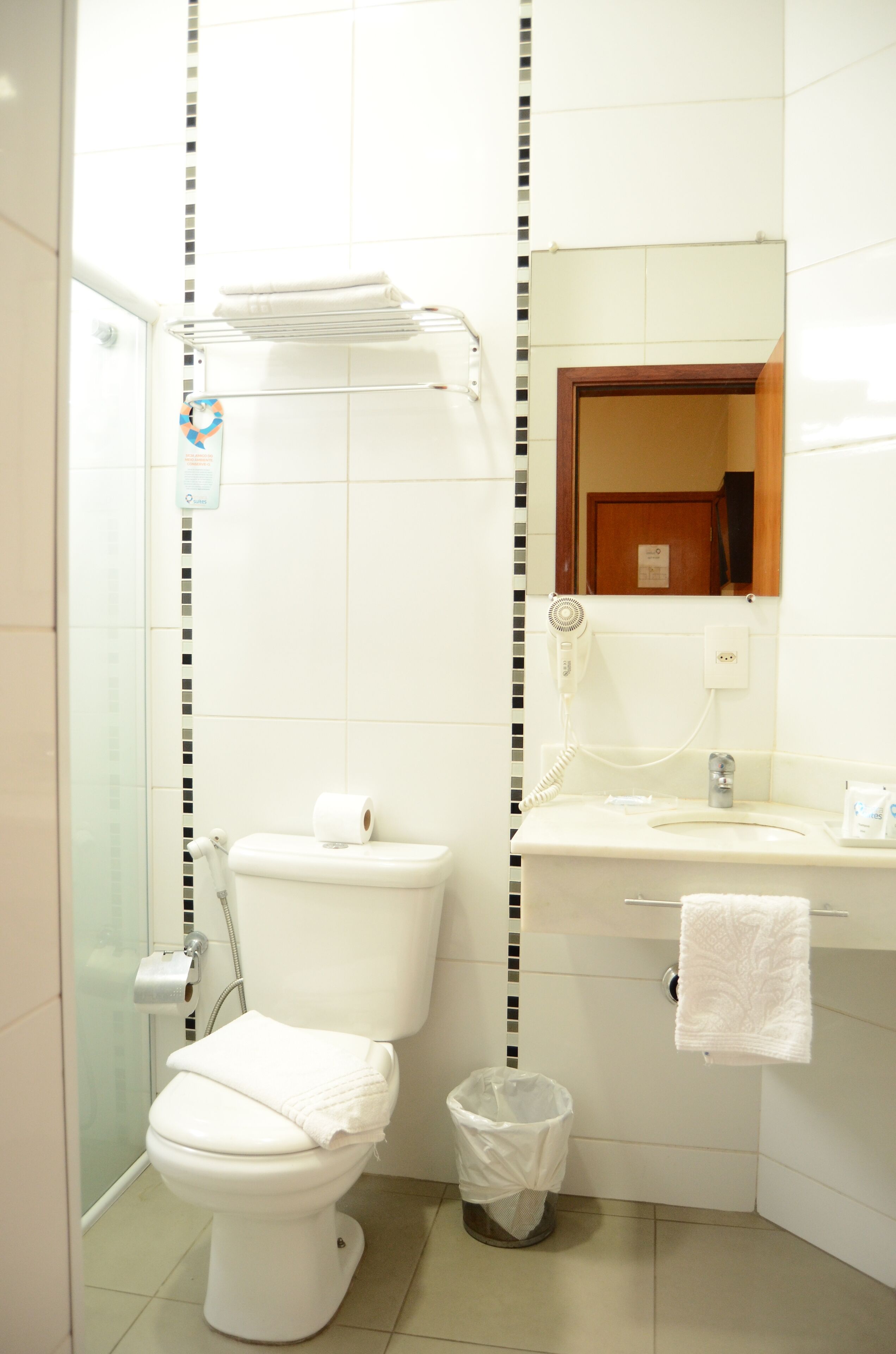 suite | bathroom | shower, free toiletries, hair dryer, towels