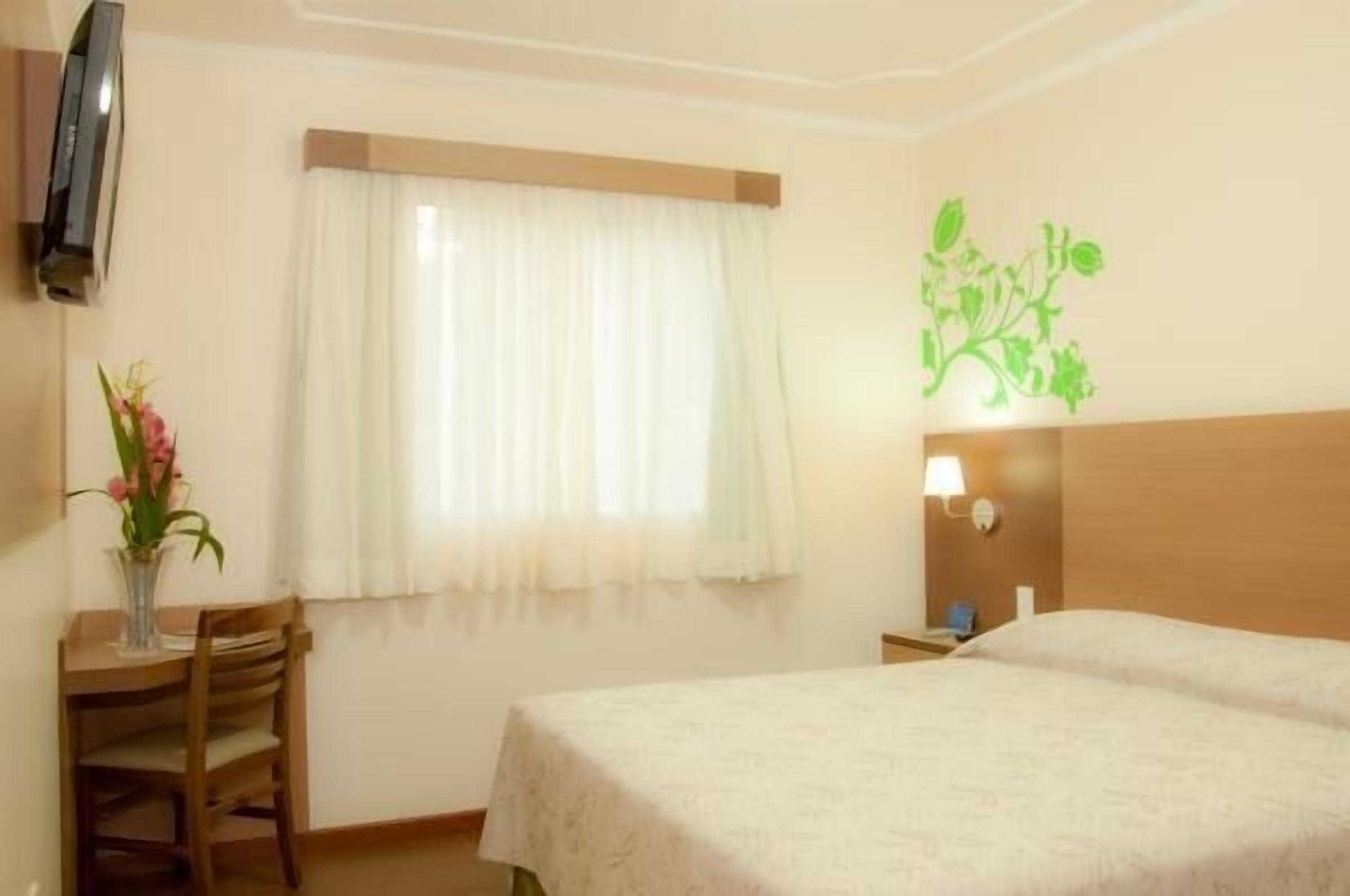 minibar, in-room safe, individually decorated, individually furnished