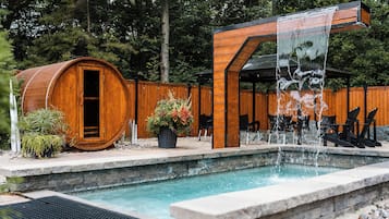 Sauna, hot tub, body treatments, hot stone massages, Swedish massages