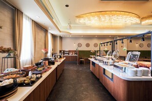Daily buffet breakfast (JPY 1500 per person) - Hotel Global View Hachinohe Annex (Hachinohe)