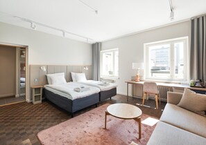 Habitación estándar con 2 camas individuales | Minibar, escritorio, espacio para trabajar con un portátil