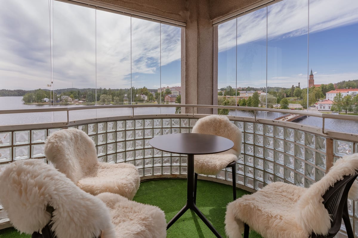 balcony