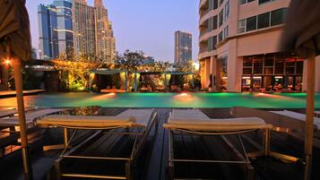 Outdoor pool, sun loungers