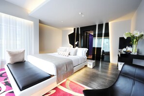 Executive Mode | In-room safe, individually decorated, desk, free WiFi - Mode Sathorn Hotel (Bangkok)