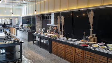 Daily buffet breakfast for a fee