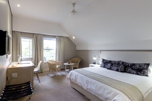 King Room | Minibar, in-room safe, desk, free WiFi