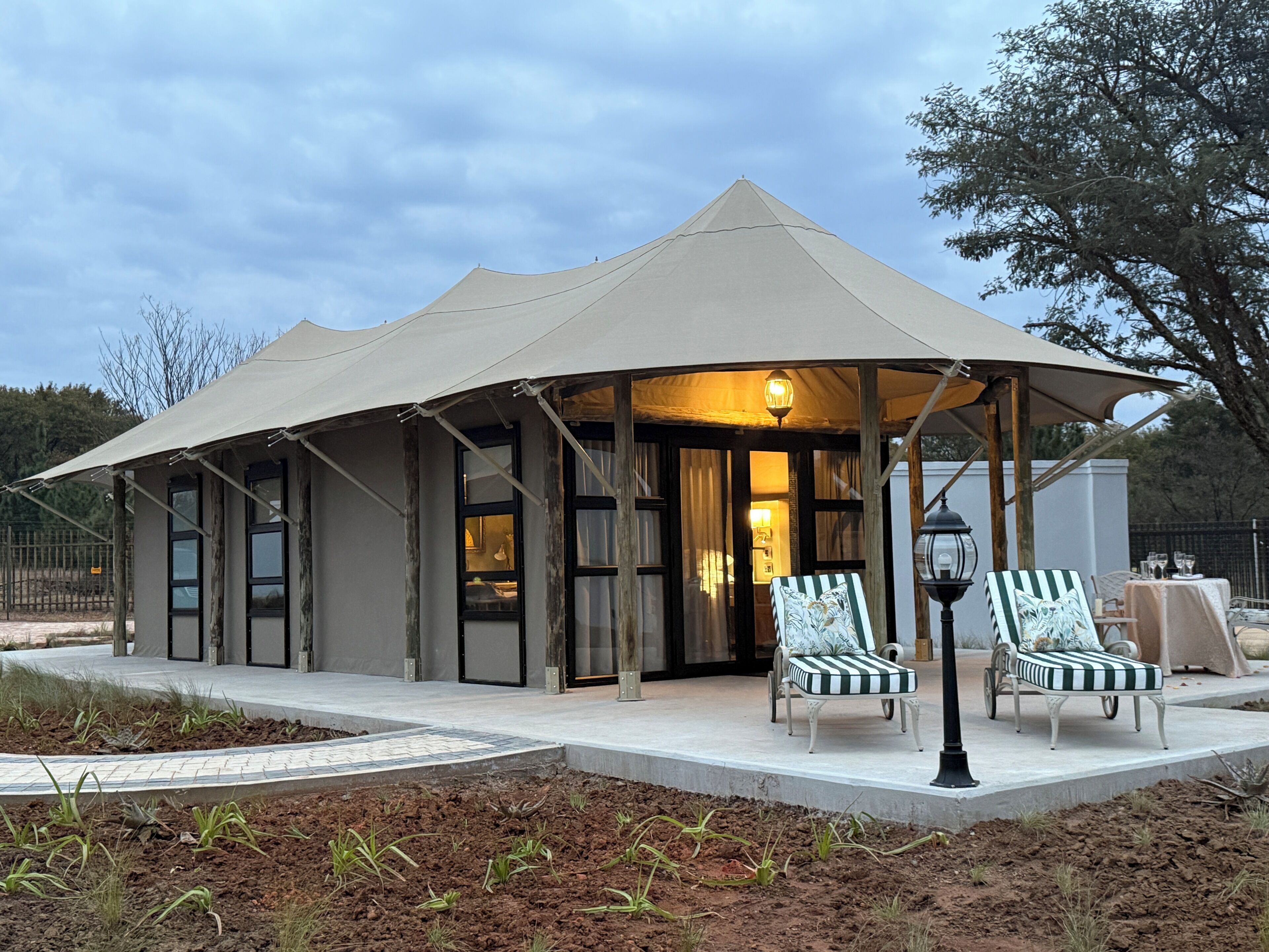  Protea Glamping Suite | Egyptian cotton sheets, premium bedding, down duvets, minibar