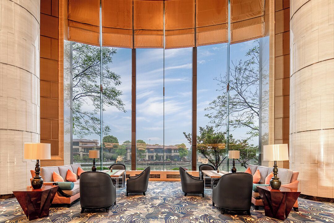 高档床上用品、羽绒被、加厚床垫、迷你吧