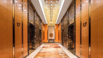 1 bedroom, premium bedding, down comforters, pillowtop beds