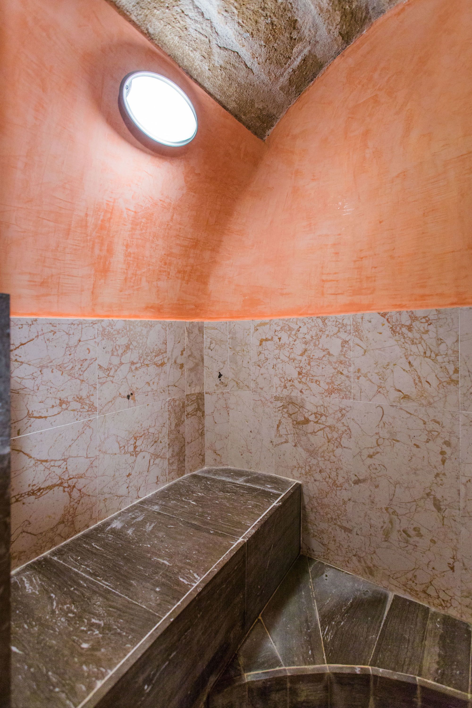 family apartment, 2 bedrooms, kitchenette, courtyard area | bathroom | free toiletries, hair dryer, towels