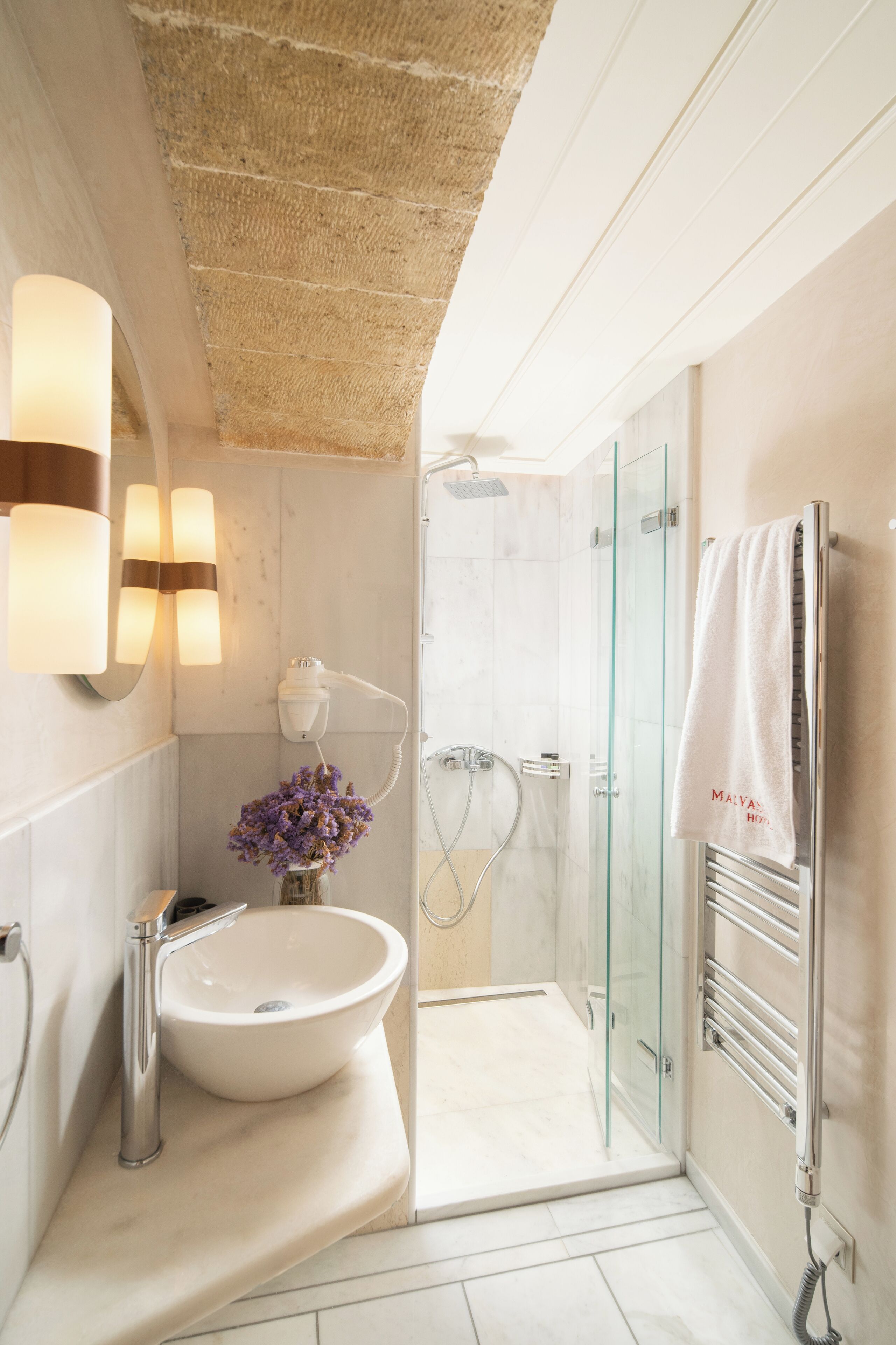 premium duplex, sea view | bathroom | free toiletries, hair dryer, towels