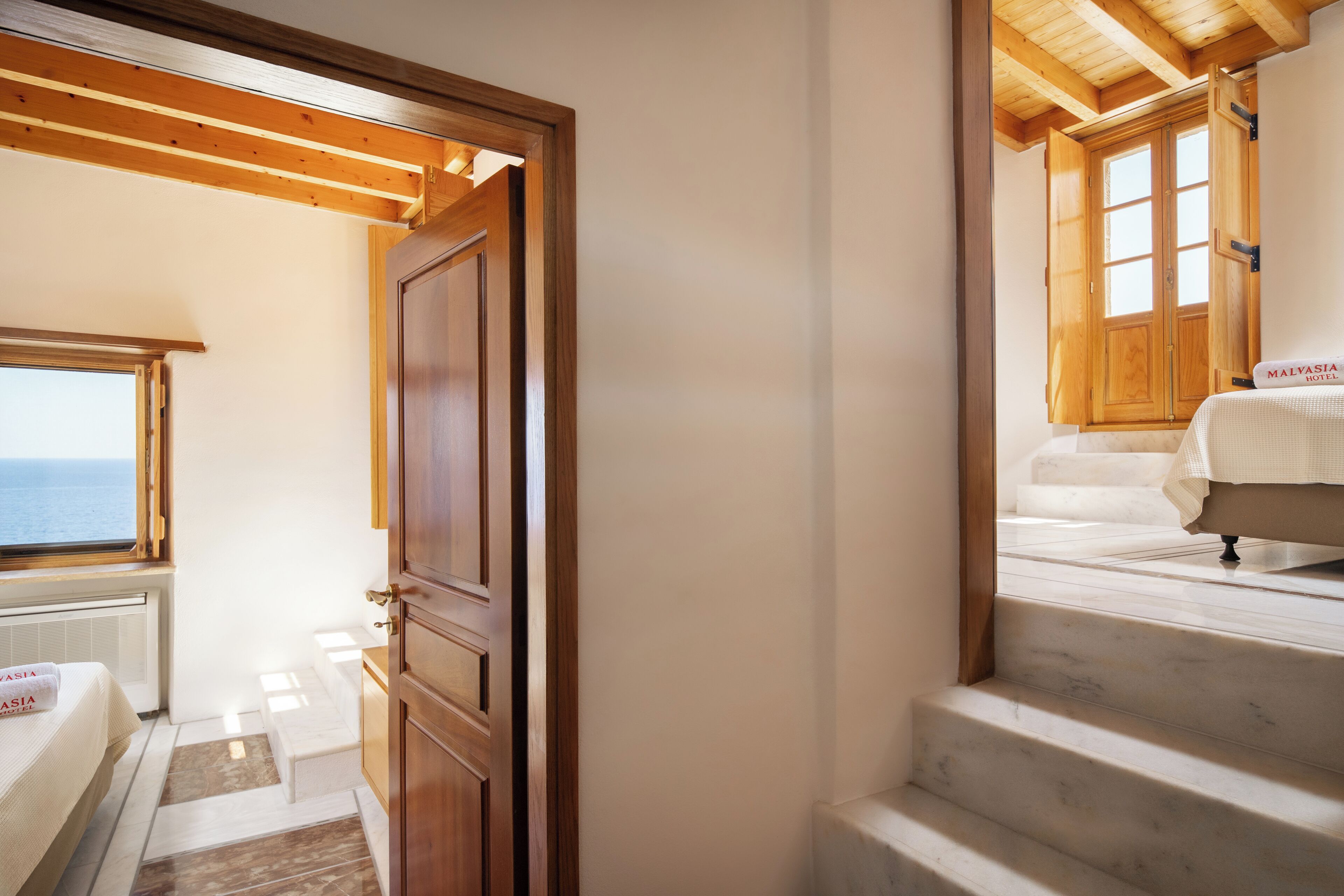 superior suite, sea view | desk, soundproofing, free wifi, bed sheets