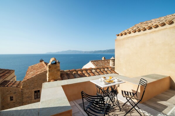 Premium Studio Suite, Balcony, Sea View | Balcony view