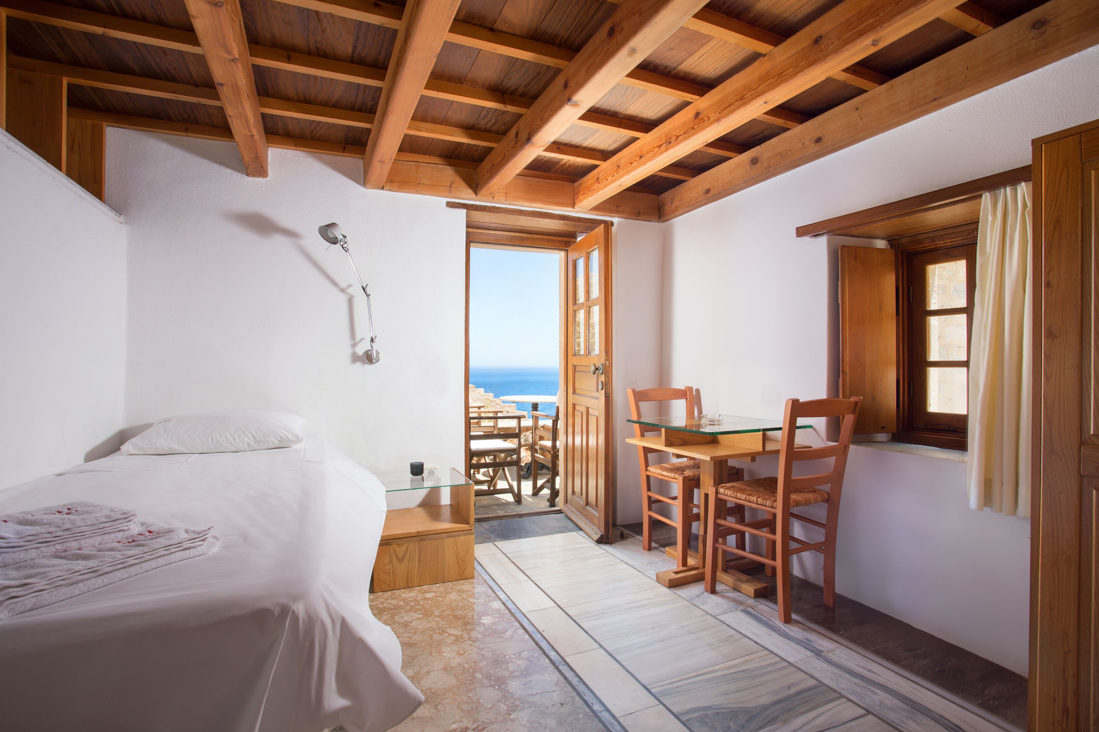 Chambre Triple Supérieure, vue mer | Bureau, chambres insonorisées, Wi-Fi gratuit, draps fournis