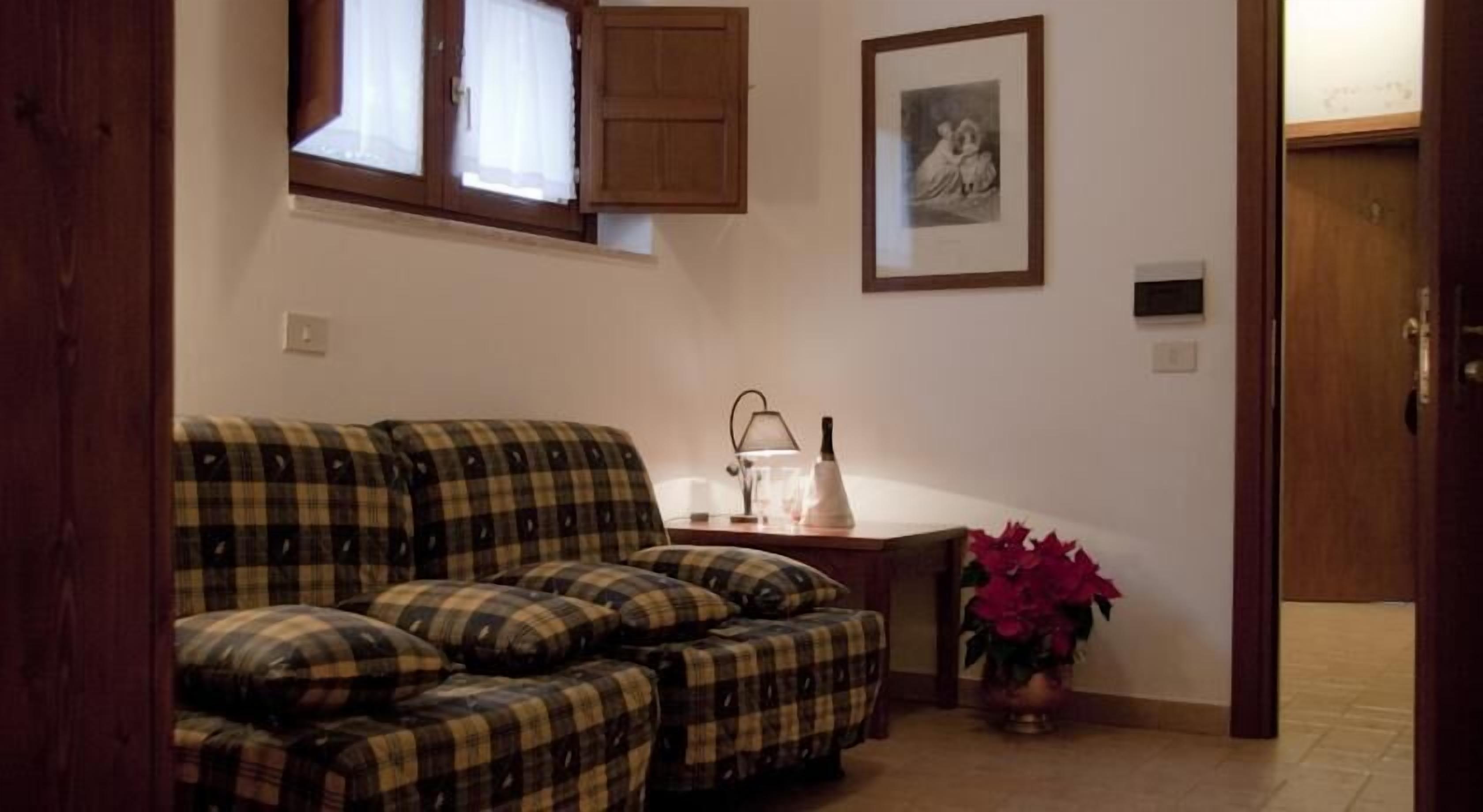 desk, iron/ironing board, cots/infant beds, free wifi