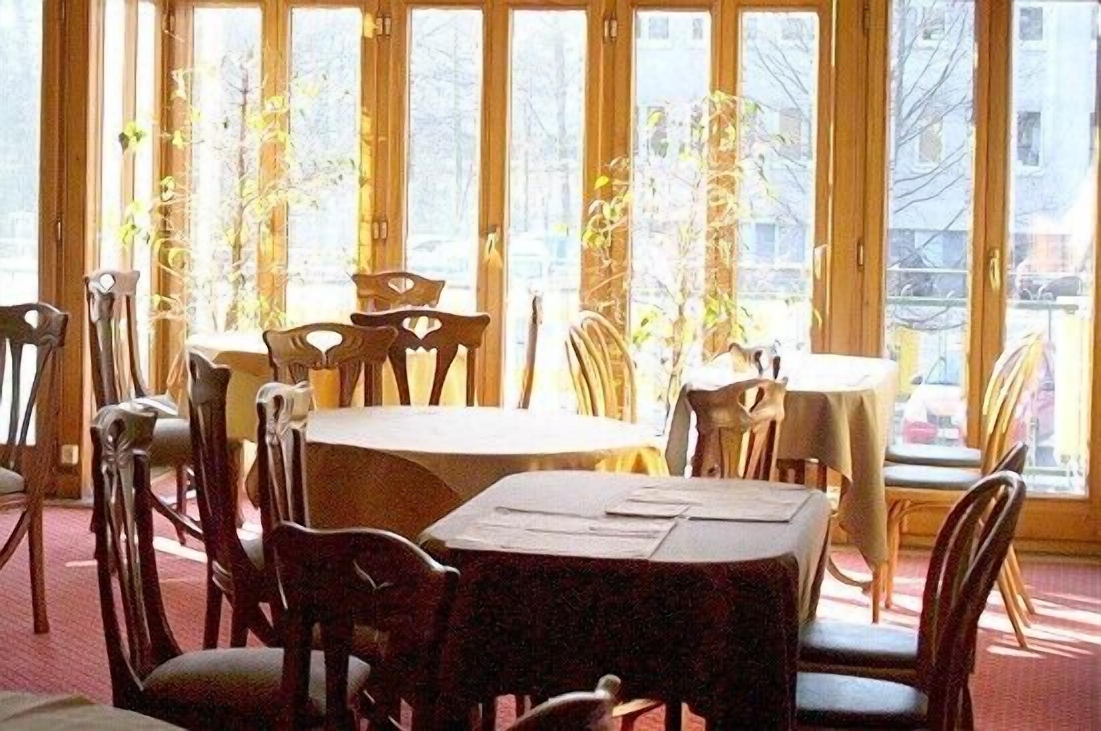 Dagelijks ontbijtbuffet (EUR 15 per persoon)