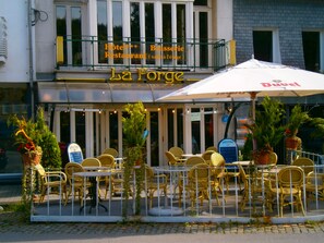 Lunsj og middag serveres, belgiske retter