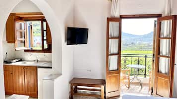 Estudio, vista al mar | Ropa de cama de alta calidad, escritorio y wifi gratis