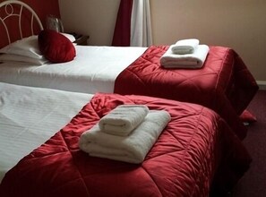 Twin Room, Ensuite | 1 bedroom, free WiFi, wheelchair access
