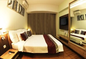 Valore Suite | Desk, free WiFi - Valore Hotel (Cimahi)