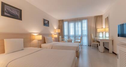 Nhi Phi Hotel