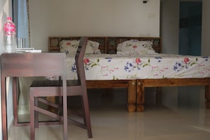 Habitación familiar, 2 camas matrimoniales | Ropa de cama de alta calidad, edredón y camas con efecto memoria 