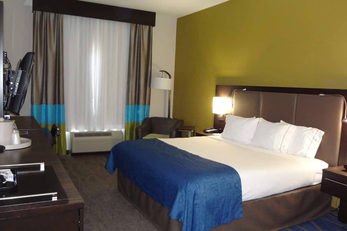 1 bedroom, hypo-allergenic bedding, down duvets, pillow-top beds