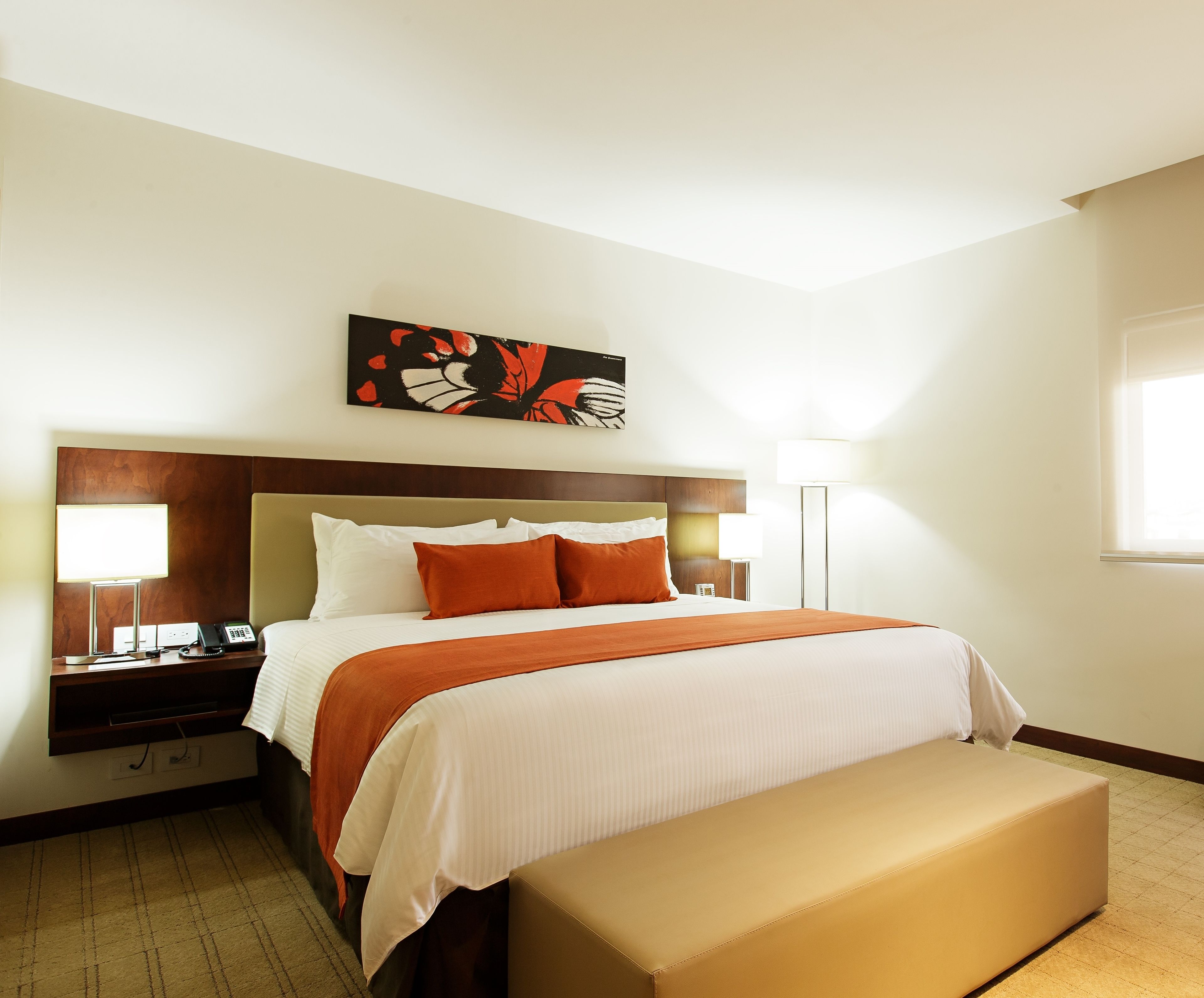 deluxe room, 1 king bed | 1 bedroom, premium bedding, pillow-top beds, minibar